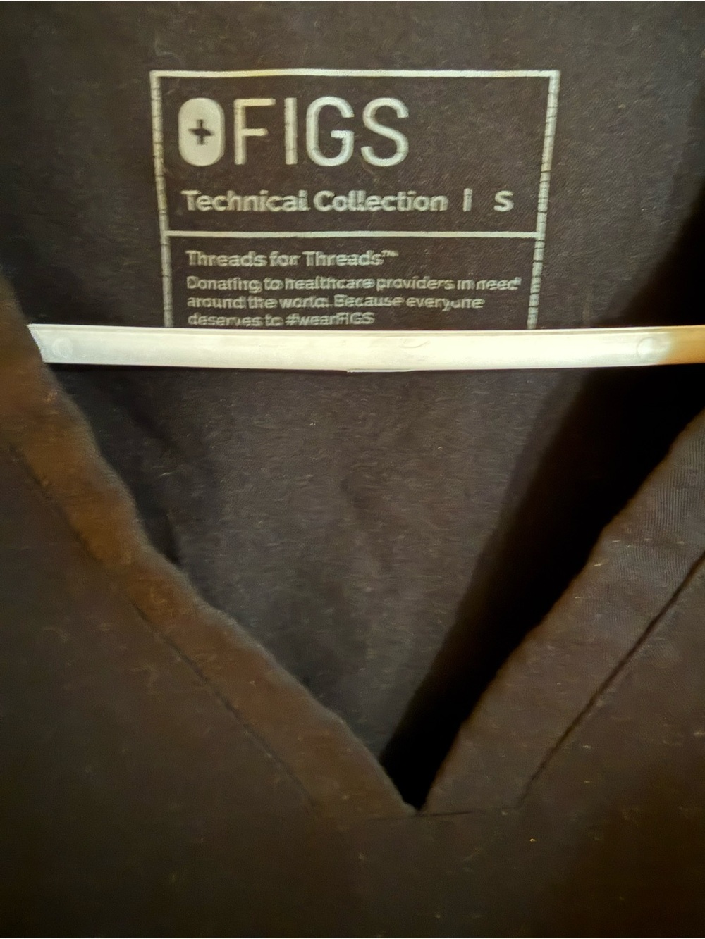 FIGS Black Scrub Set - Picture 3 of 5